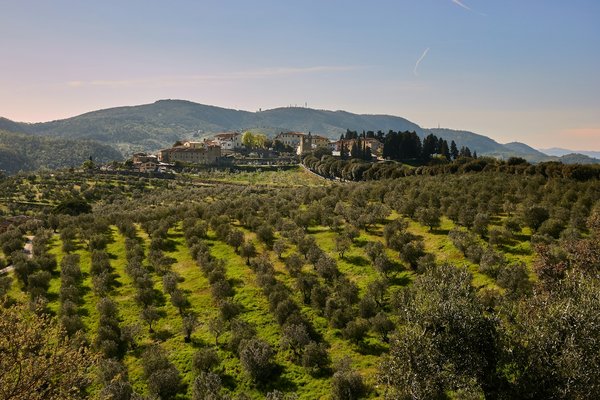 Comment découvrir les villages pittoresques de la Toscane en voiture ?